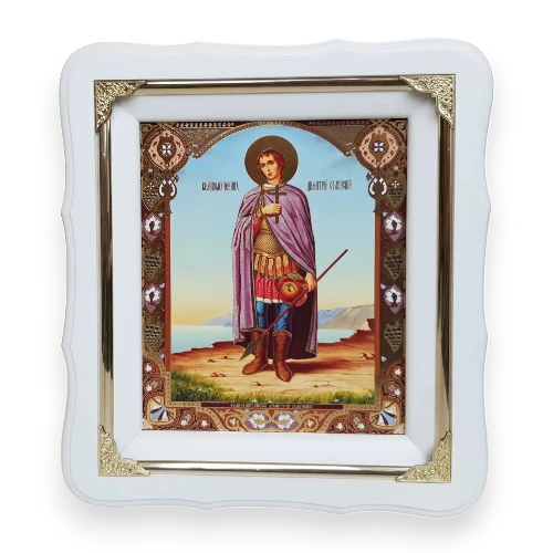 Ікона Святого Дмитра Солунського у білому фігурному кіоті з декоративними кутиками, розмір кіота 24*21 см, ліка 15*18 см в інтернет-магазині Family Store