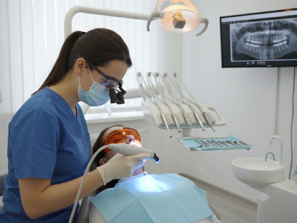 Стоматологічне обладнання/інструменти - насадки для інструментів, фотополімерні лампи у Дніпрі купити