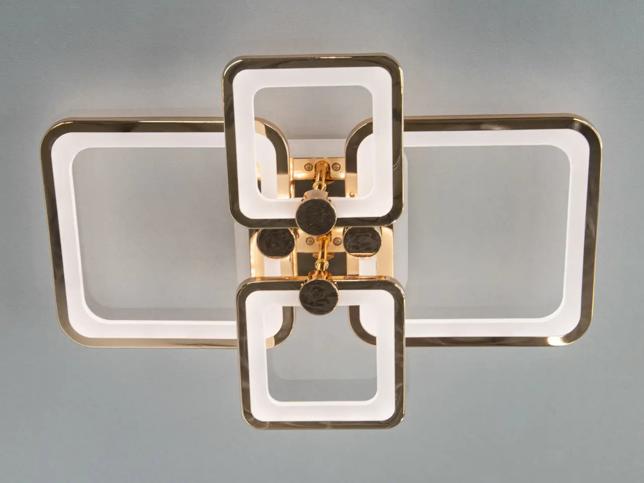 Оформите заказ – получите максимум с люстрой от “S-svit”