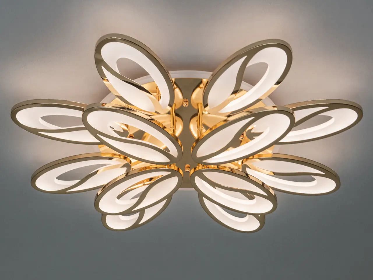Купить LED люстру 190 Вт в золотистом цвете в S-svit