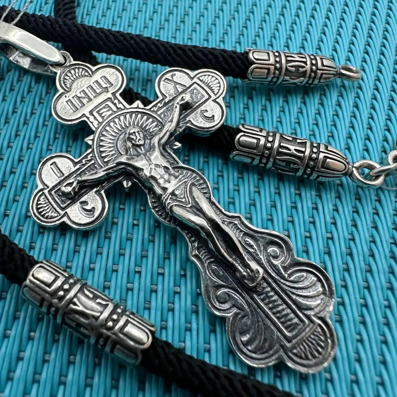 Серебряные крестики на шнурке от компании Sriblo Ukraine